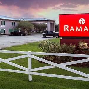 Ramada By Wyndham Luling